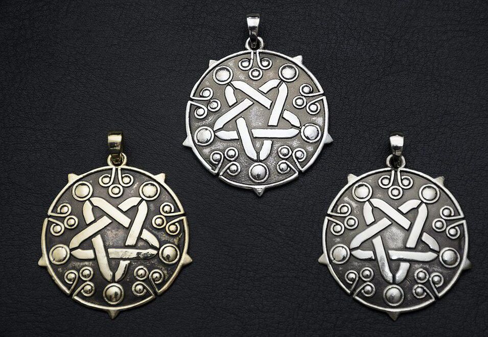 amulety z koronawirusa